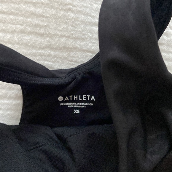 Athletica cropped too - Picture 2 of 3